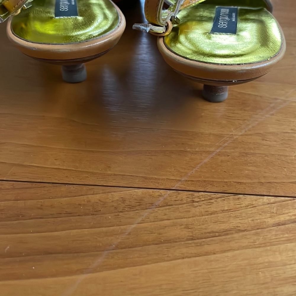 Sergio Rossi Tan Kitten Heel Slingbacks with Metallic features Size 38 or 7-1/2 - Picture 9 of 9